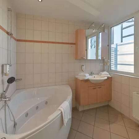 Apartment Elegant Eingerichtete Granzow